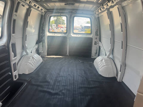 2022 Chevrolet Express 2500