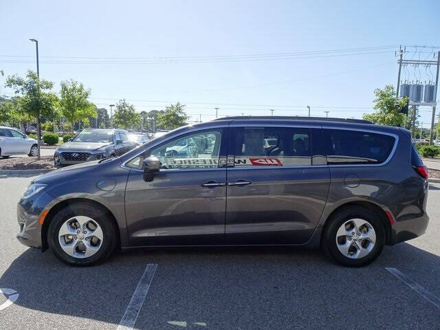 2017 Chrysler Pacifica Hybrid Premium