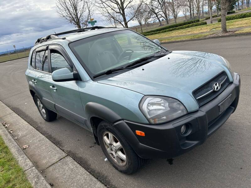 2005 Hyundai Tucson for sale at Blue Line Auto Group in Portland OR