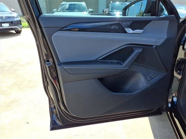 2025 Volkswagen Tiguan SE R-Line Black