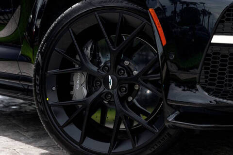 2025 Aston Martin DBX 707