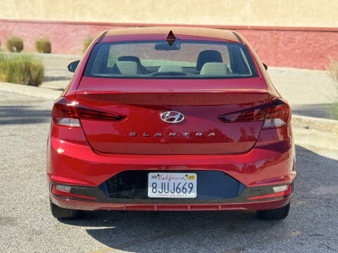 2019 Hyundai Elantra SE
