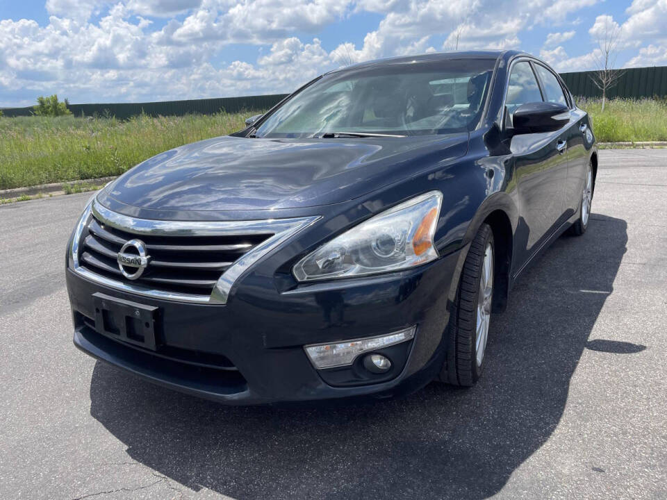 2014 Nissan Altima for sale at Twin Cities Auctions in Elk River, MN