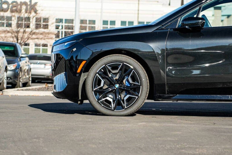 2025 BMW iX xDrive50