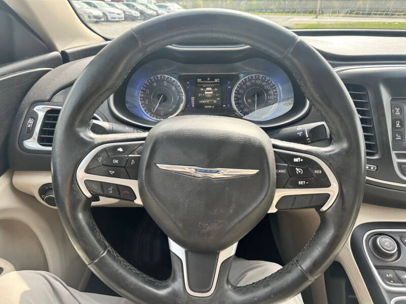 2016 Chrysler 200 Limited