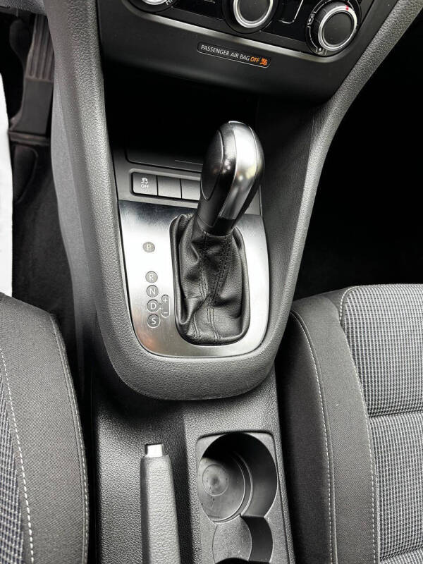 2014 Volkswagen Golf 2.5L PZEV