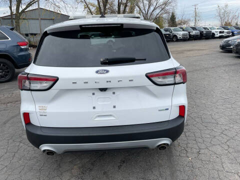 2020 Ford Escape SE