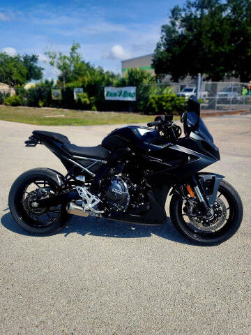 2025 Suzuki GSX-8R