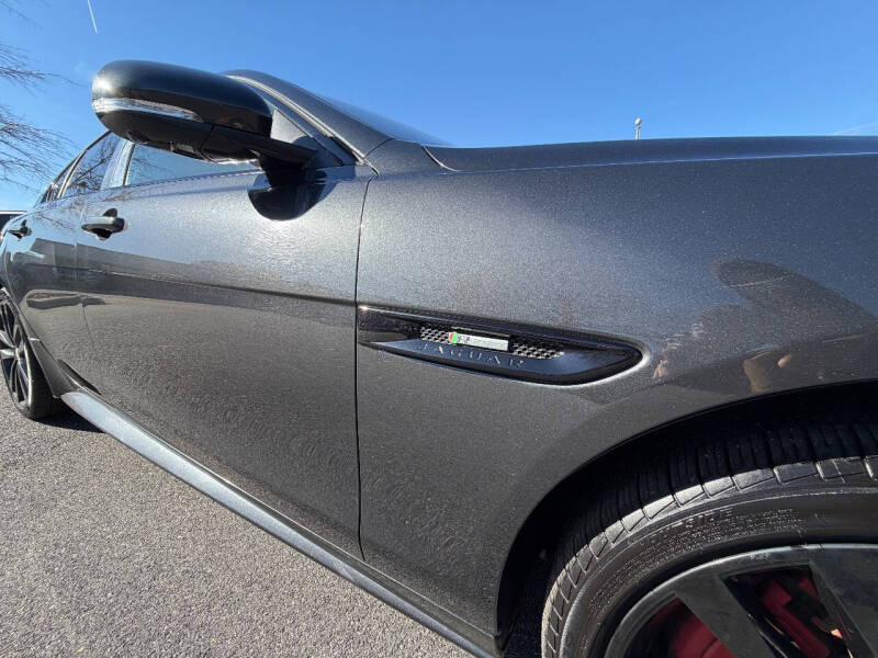 2017 Jaguar XE 35t R-Sport