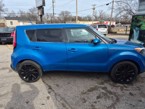 2016 Kia Soul +