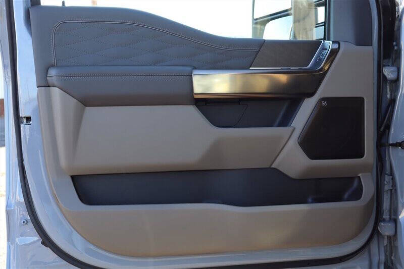 2026 Ford F-450 Super Duty Platinum