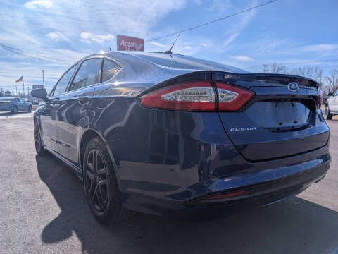 2016 Ford Fusion SE