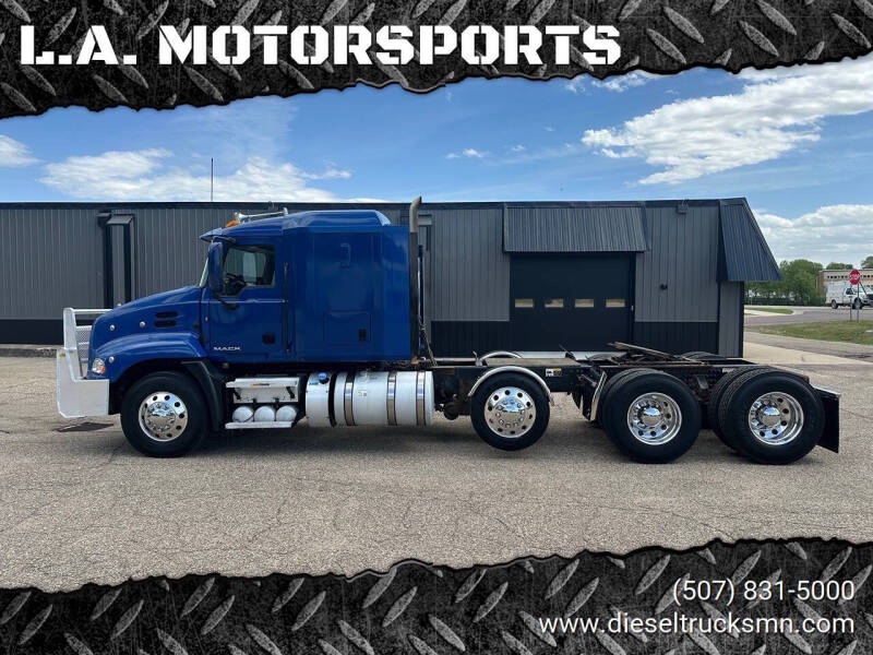 2011 Mack Pinnacle