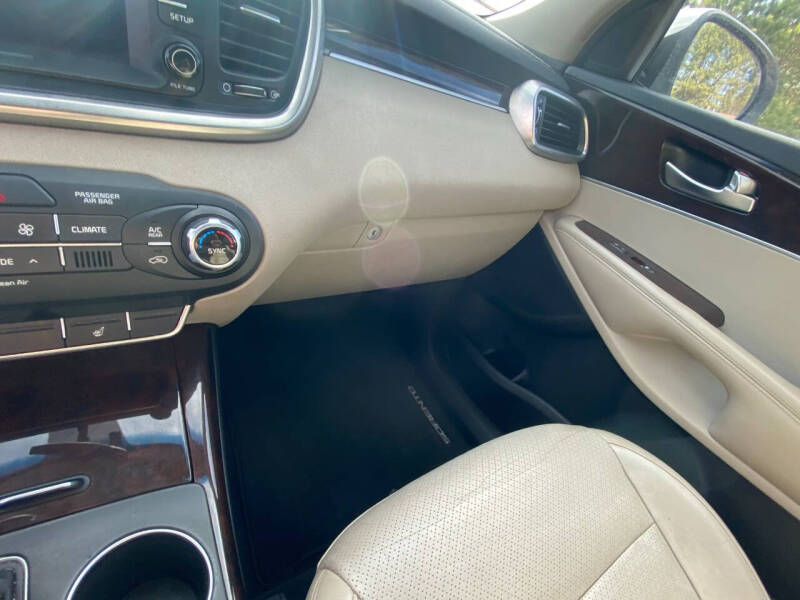 2018 Kia Sorento EX V6