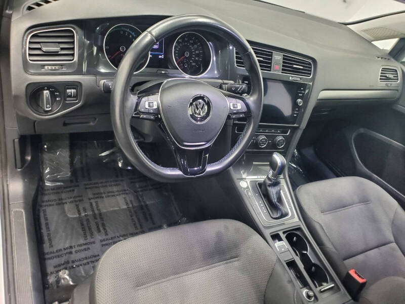 2019 Volkswagen e-Golf SE