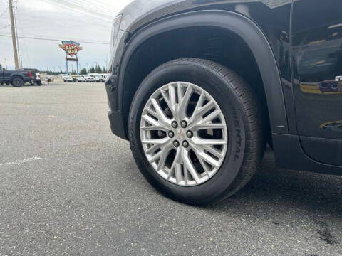 2024 GMC Acadia Elevation