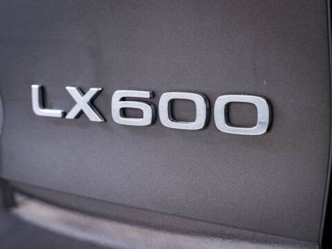 2022 Lexus LX 600 F SPORT Handling