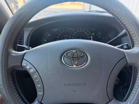 2005 Toyota Sequoia SR5