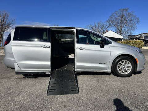 2024 Chrysler Pacifica Touring L