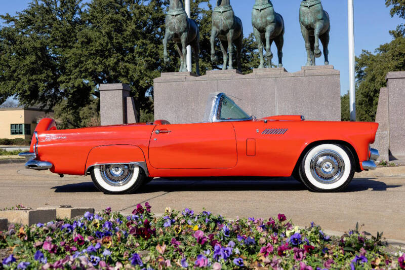 1956 Ford Thunderbird