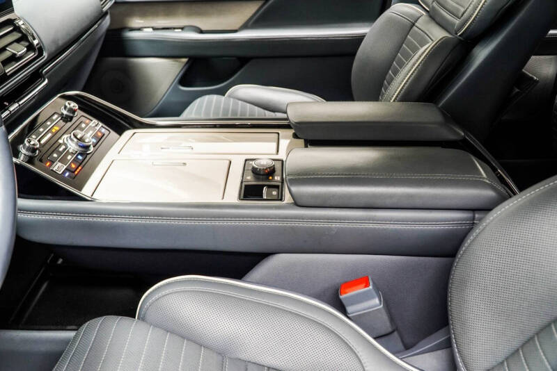 2022 Lincoln Navigator L Black Label