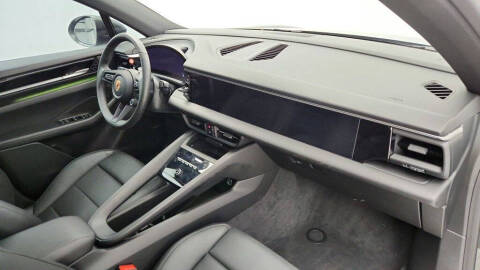 2025 Porsche Macan Electric