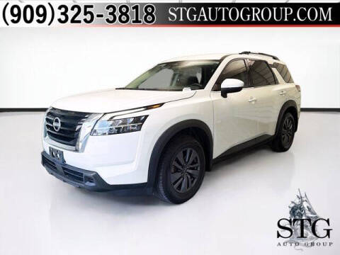 2022 Nissan Pathfinder SV