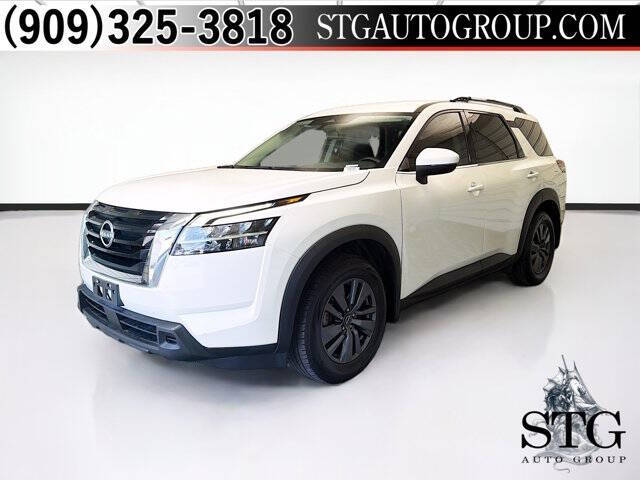 2022 Nissan Pathfinder SV