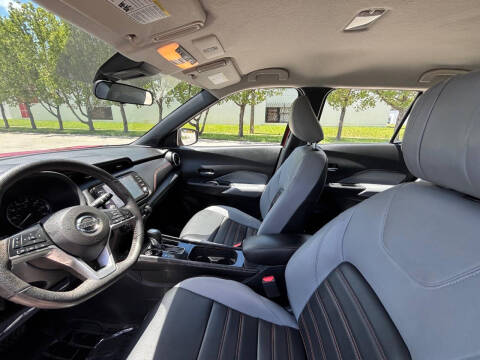 2022 Nissan Kicks SR