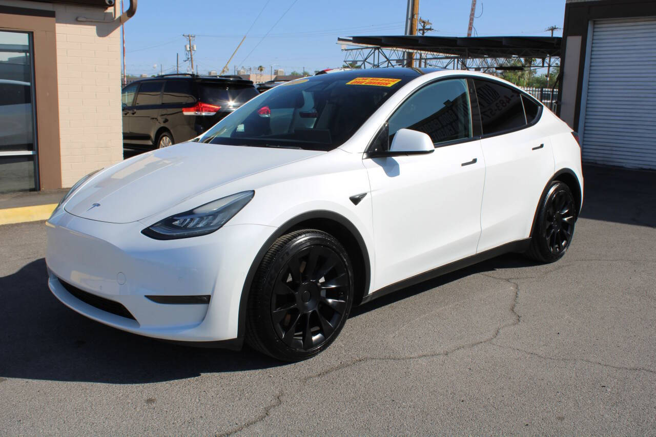 White 2021 Tesla Model Y Long Range AWD Long Range 4dr Crossover 2