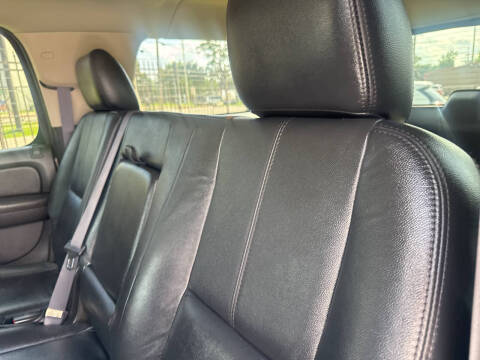 2011 GMC Yukon XL SLE