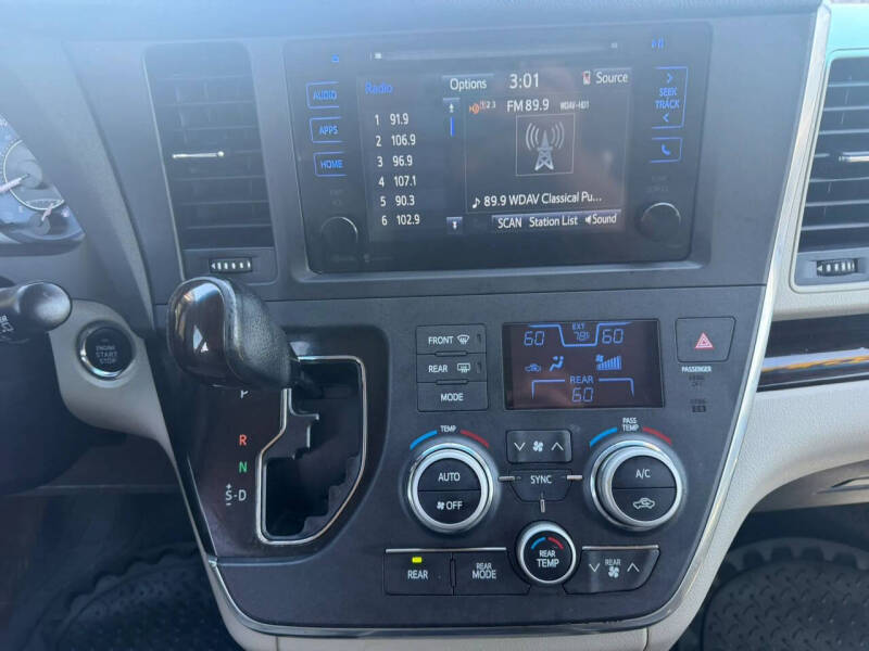 2015 Toyota Sienna