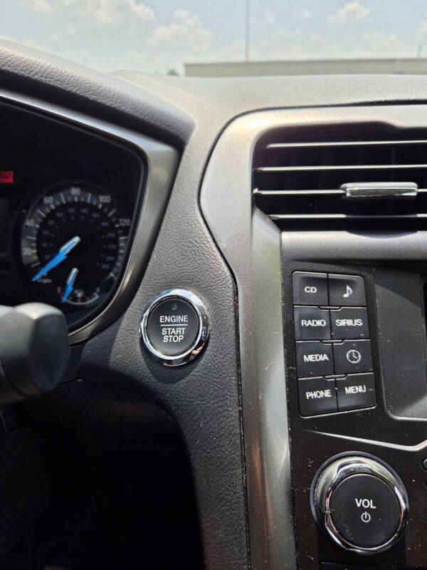2017 Ford Fusion SE