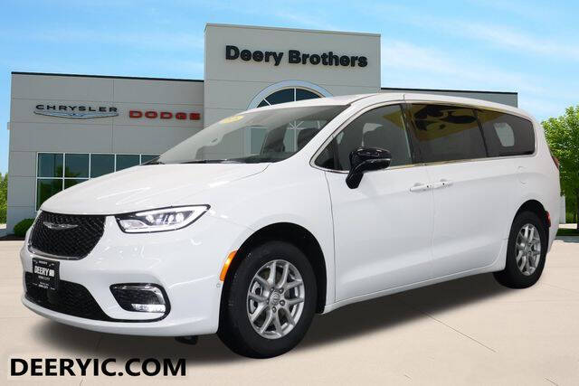 2026 Chrysler Pacifica Select