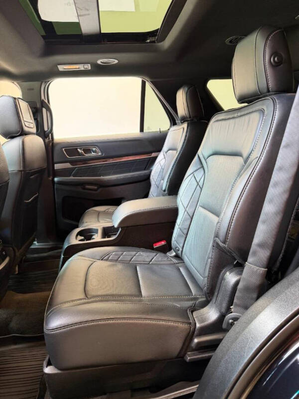 2017 Ford Explorer Platinum