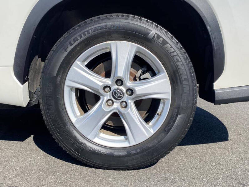 2021 Toyota Highlander LE