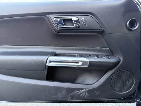 2015 Ford Mustang V6