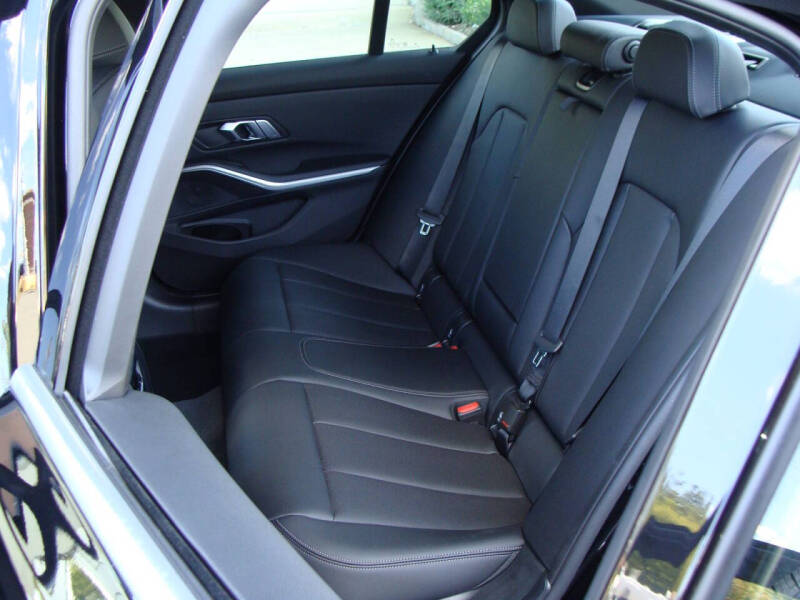 2025 BMW 3 Series 330i