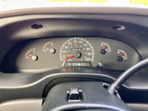 1999 Ford E-150 Chateau