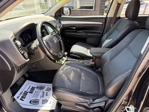 2015 Mitsubishi Outlander SE
