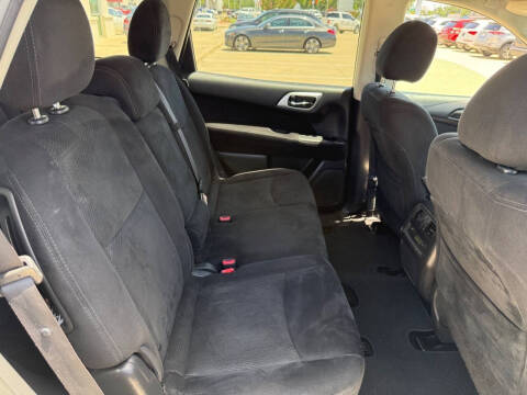 2016 Nissan Pathfinder SL