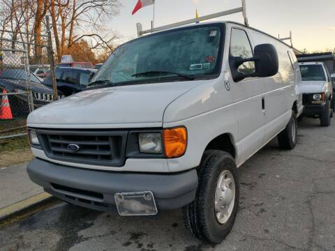 2007 Ford E-Series Cargo for sale at Drive Deleon in Yonkers NY