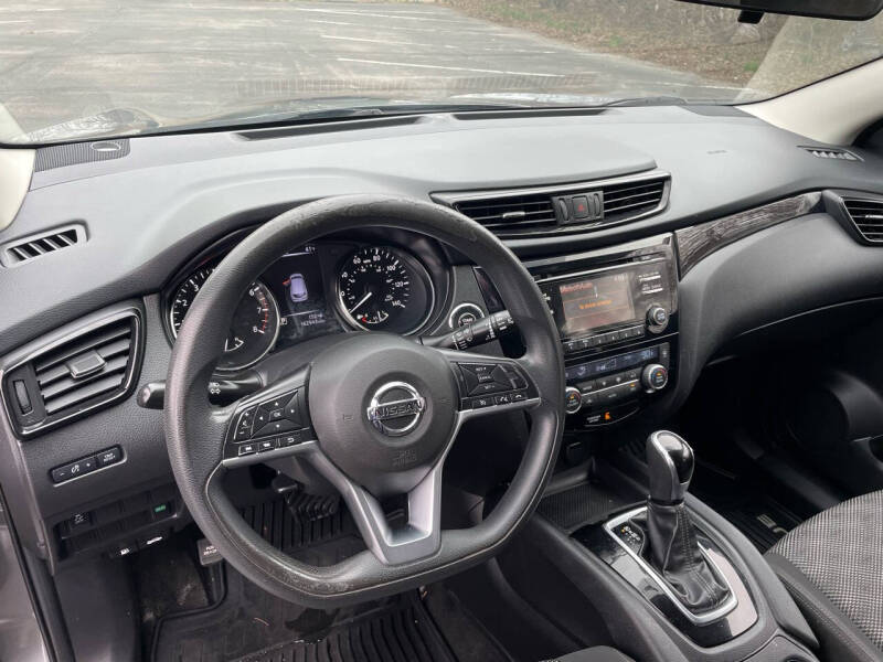 2017 Nissan Rogue Sport SV