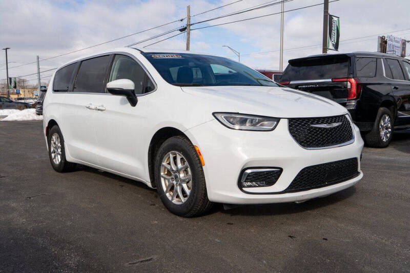 2023 Chrysler Pacifica Touring L