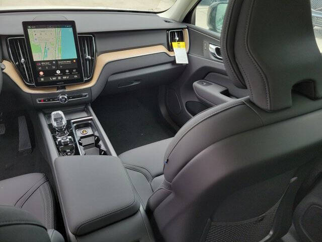 2026 Volvo XC60 B5 Core
