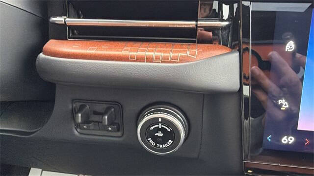 2025 Lincoln Navigator Black Label