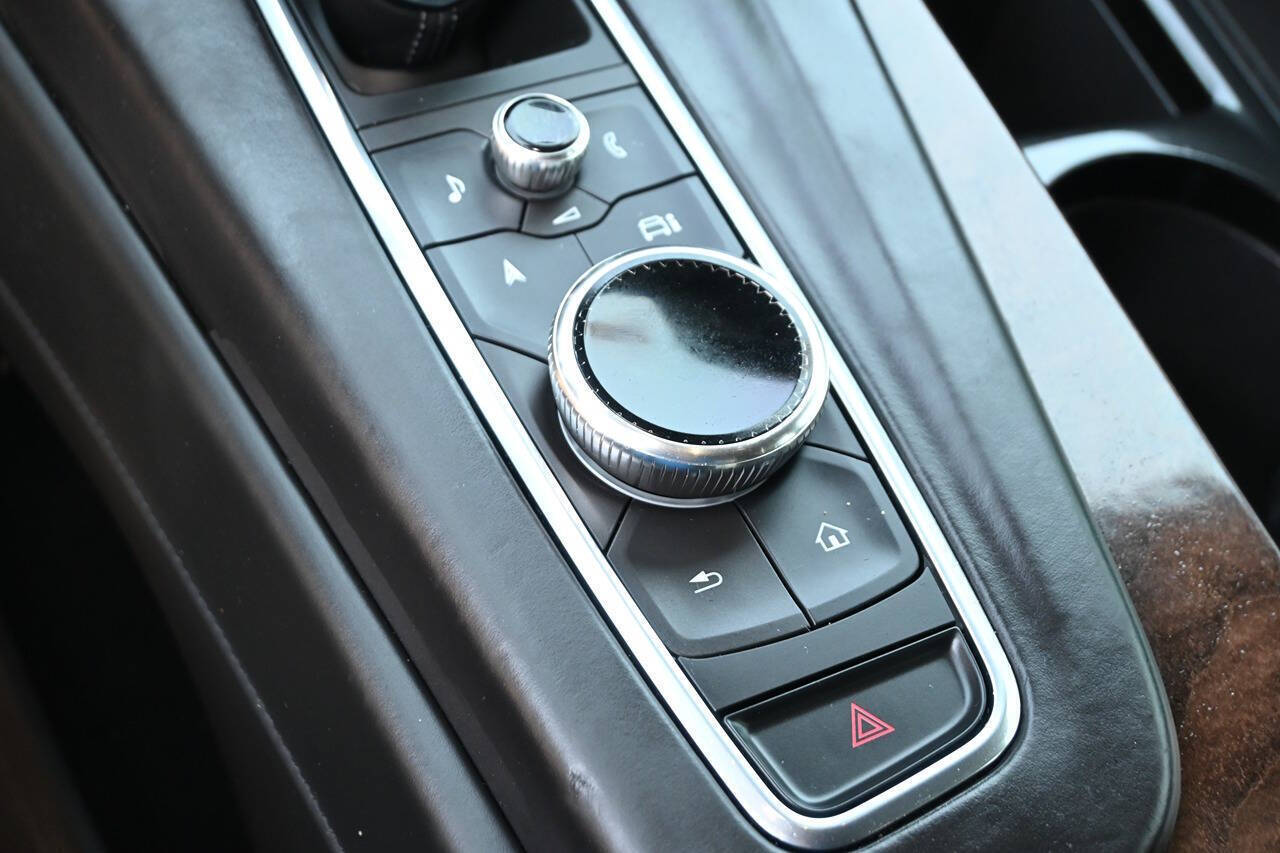 2022 Cadillac Escalade 32