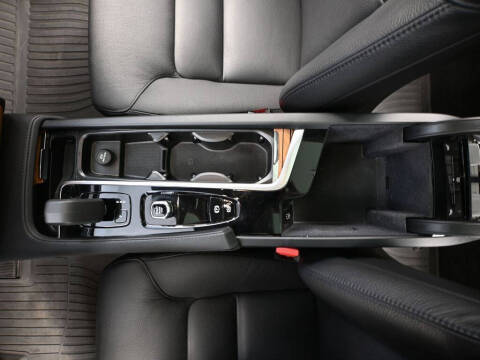 2024 Volvo XC90 B5 Plus Bright Theme