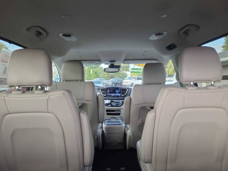 2021 Chrysler Pacifica Touring L