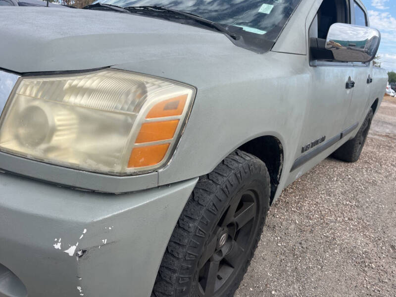 2006 Nissan Titan SE's photo